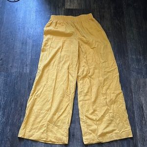 Yellow wide leg pants w pockets